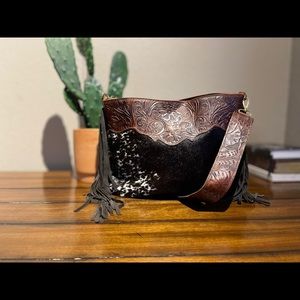 Crossbody bag/purse with cowhide & chiseled detail